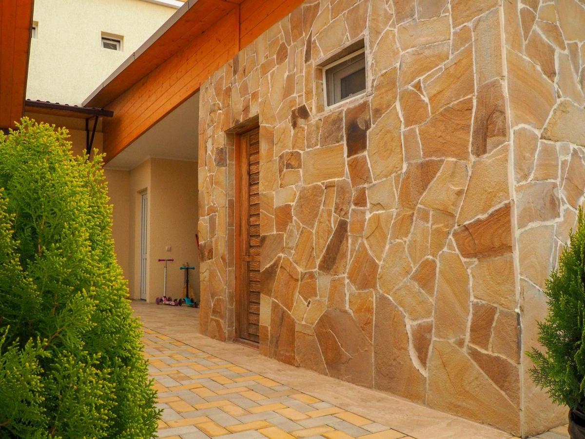 Гостевой Дом "Ласточкино Гнездо" Tsandrypsh Exterior photo